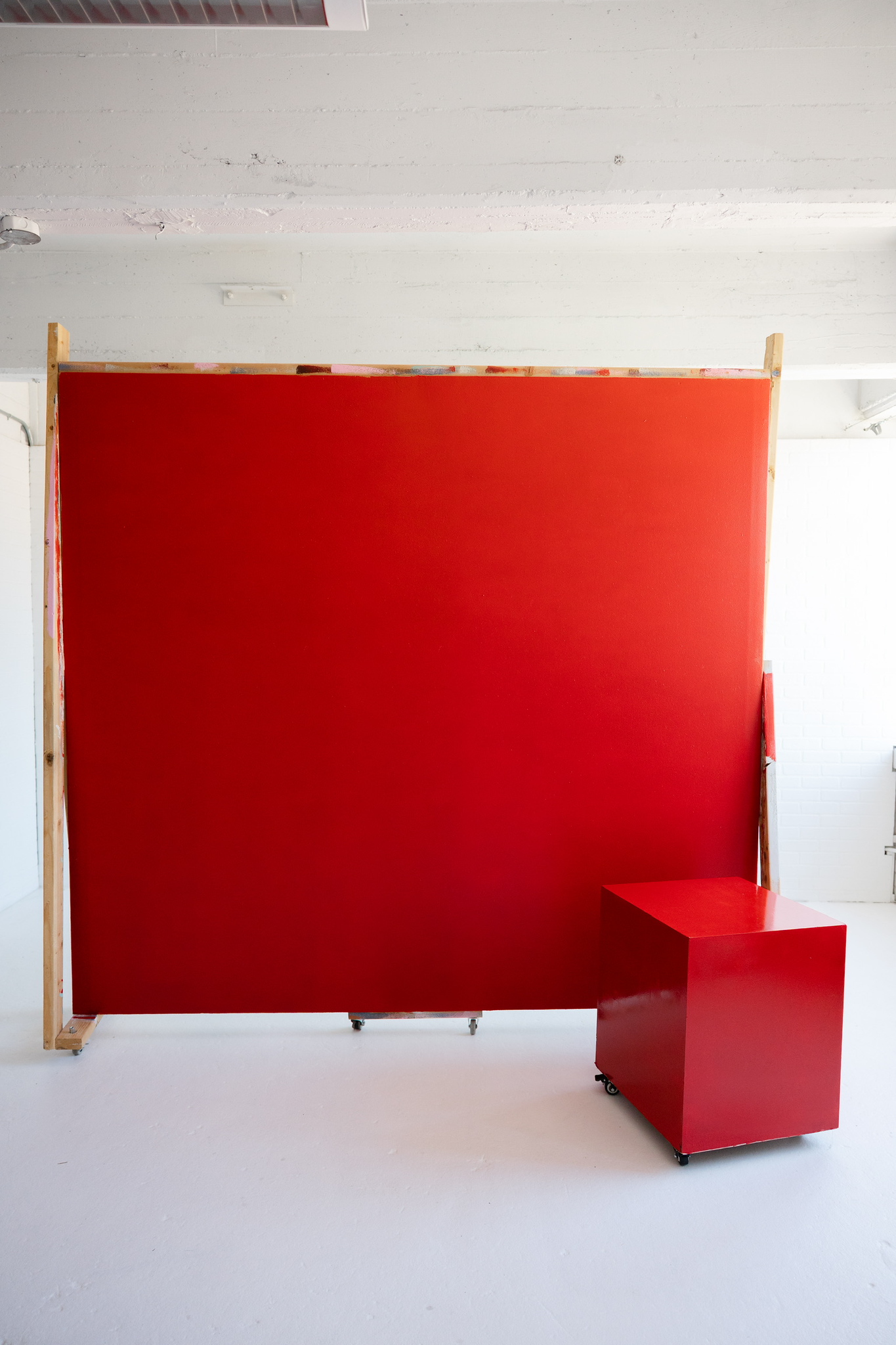 Seasonal color rolling wall